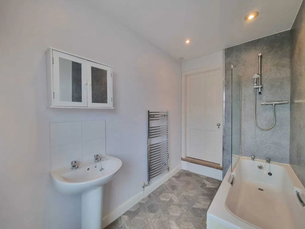 Clarendon Park Road, Leicester, LE2, photo 11