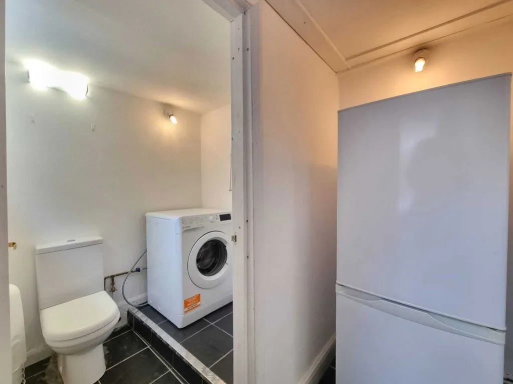 Clarendon Park Road, Leicester, LE2, photo 7