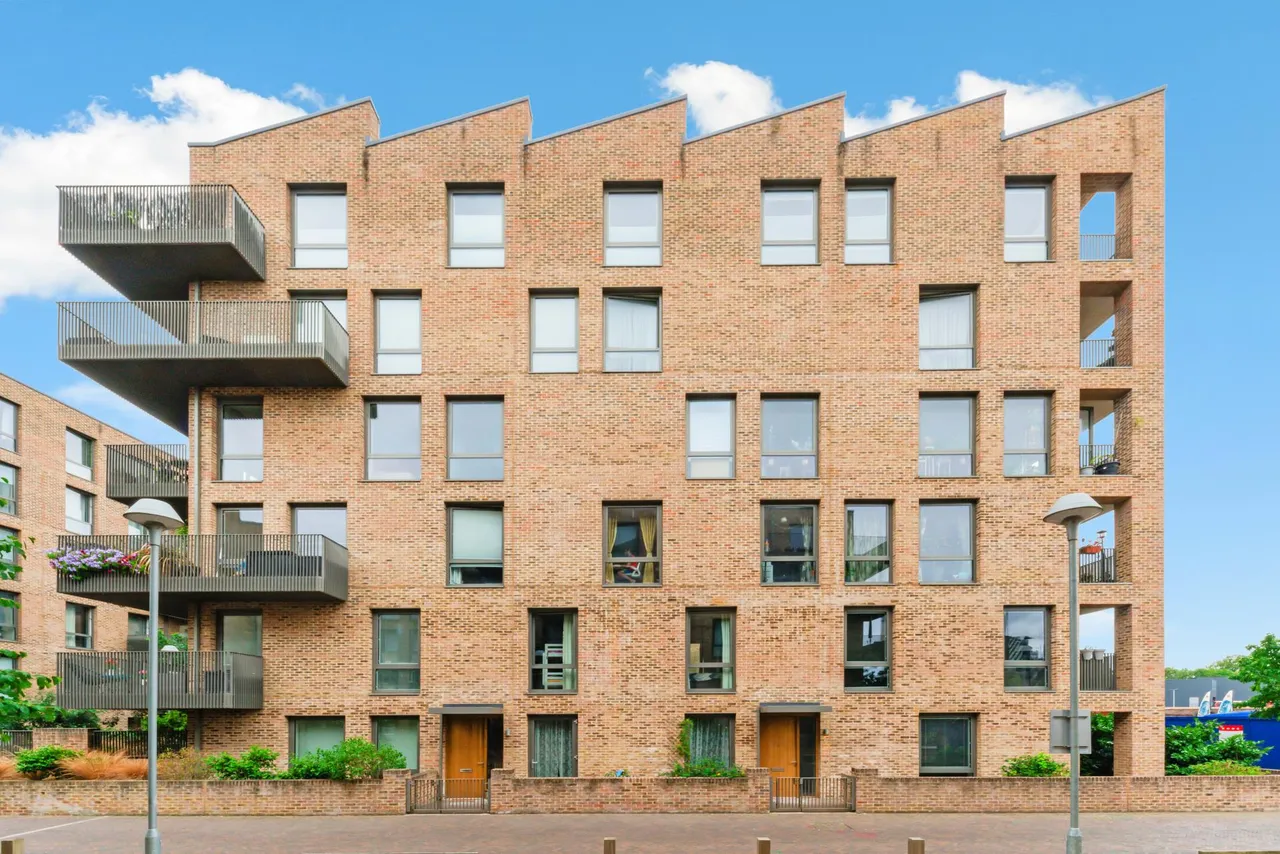 1 bed flat for sale, Isambard Court, Brentford, TW8