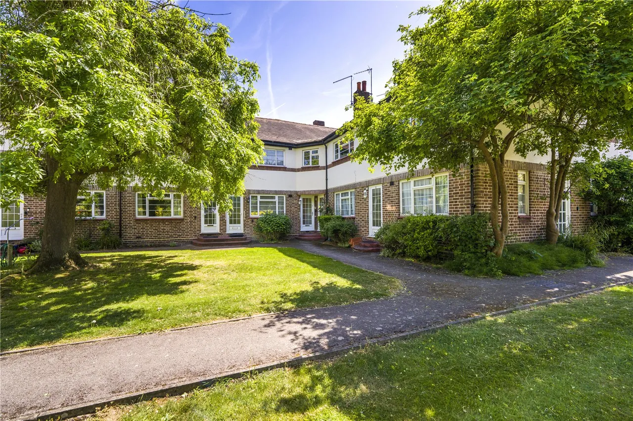 3 bed flat for sale — Kenilworth Court, Twickenham, TW2 5QL