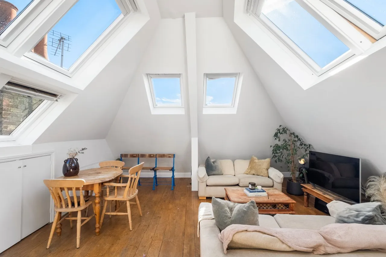 Fulham Palace Road, London, SW6, photo 2