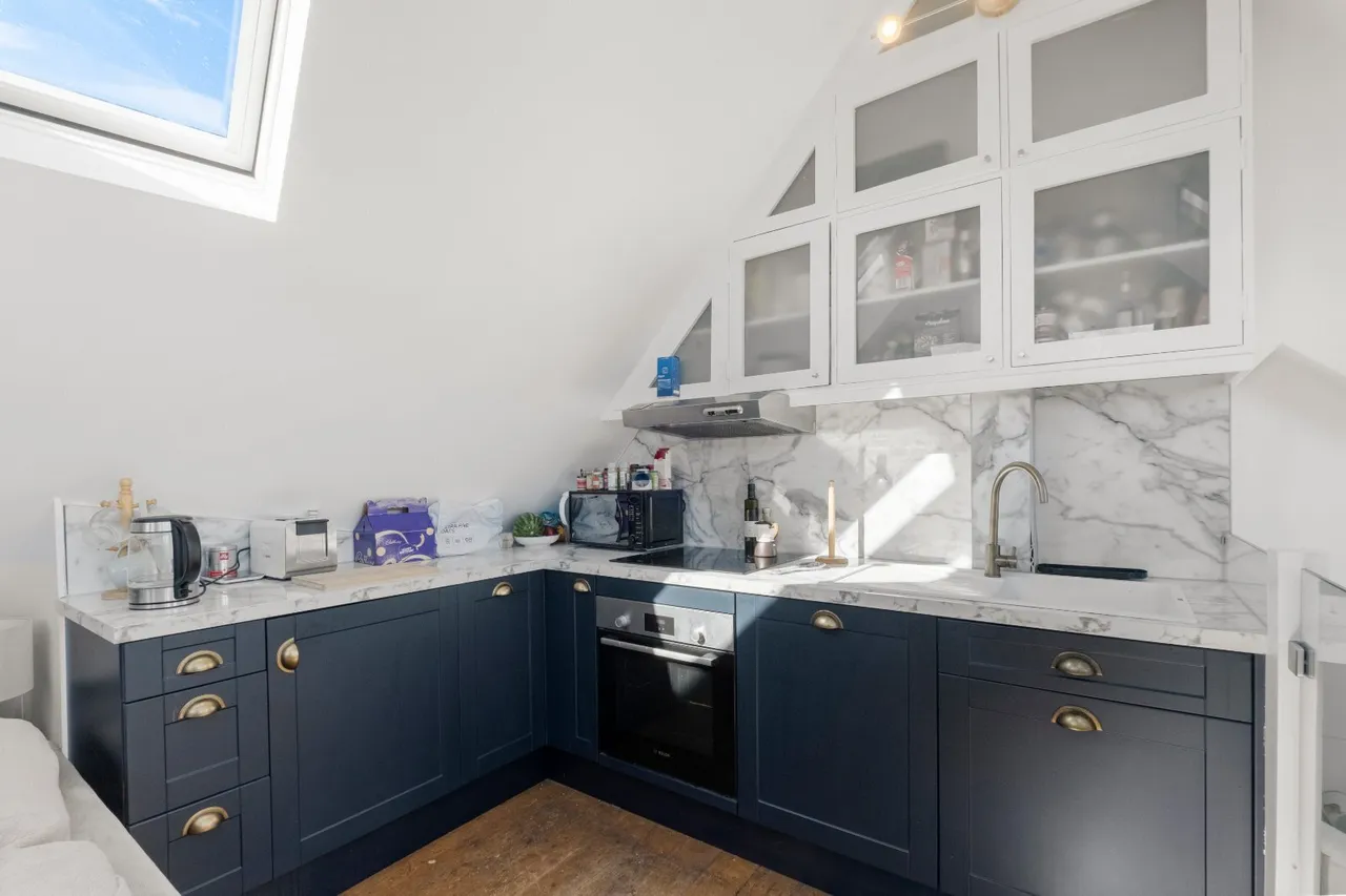 Fulham Palace Road, London, SW6, photo 3