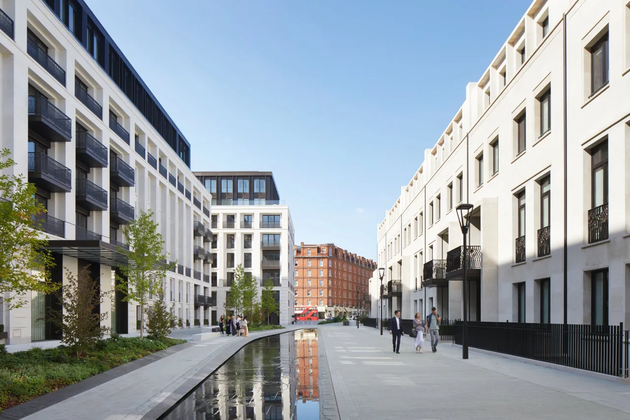 Whistler Square, Chelsea Barracks, SW1W, photo 3