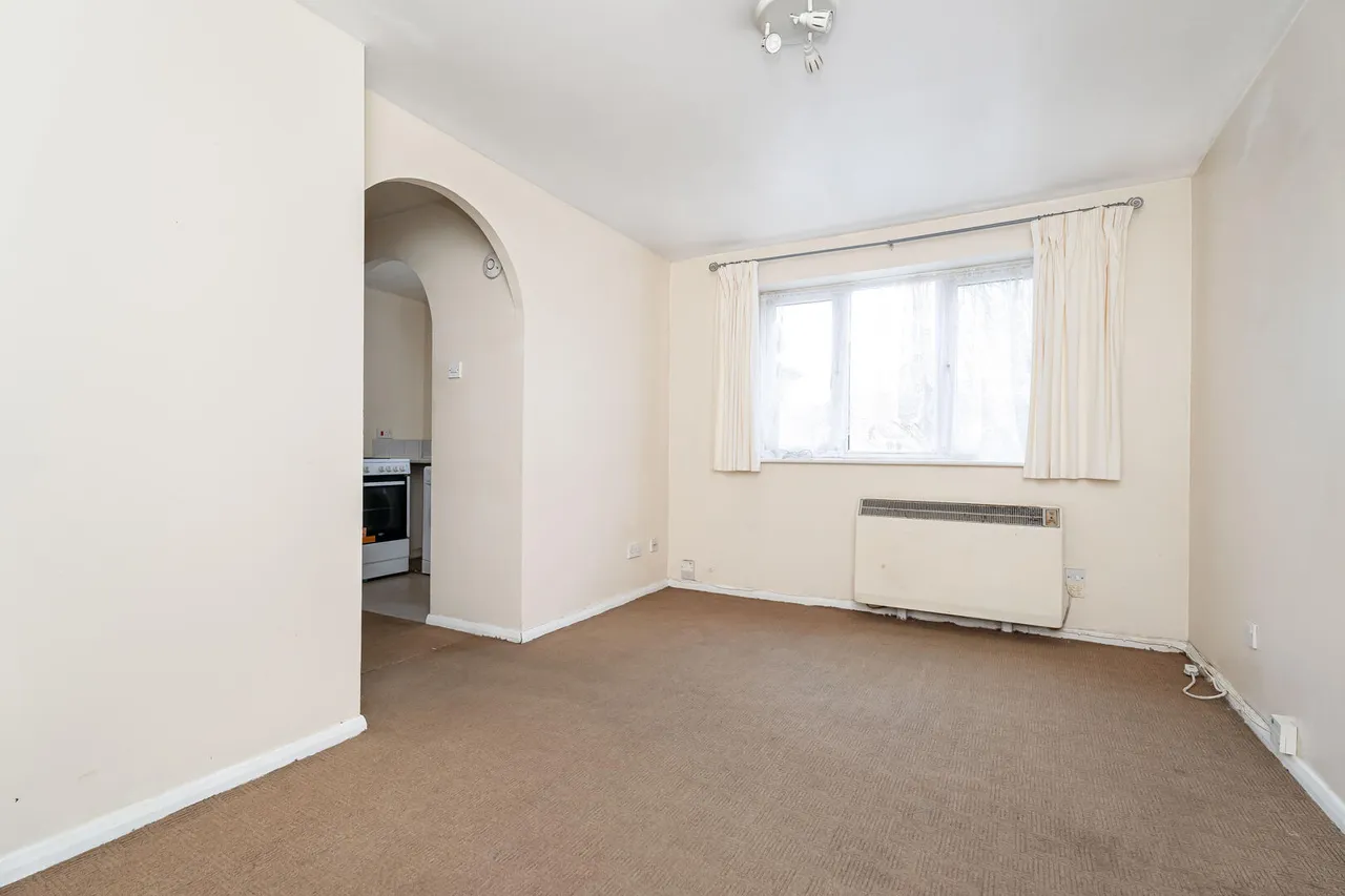 Waddington Close, Enfield, EN1, photo 12