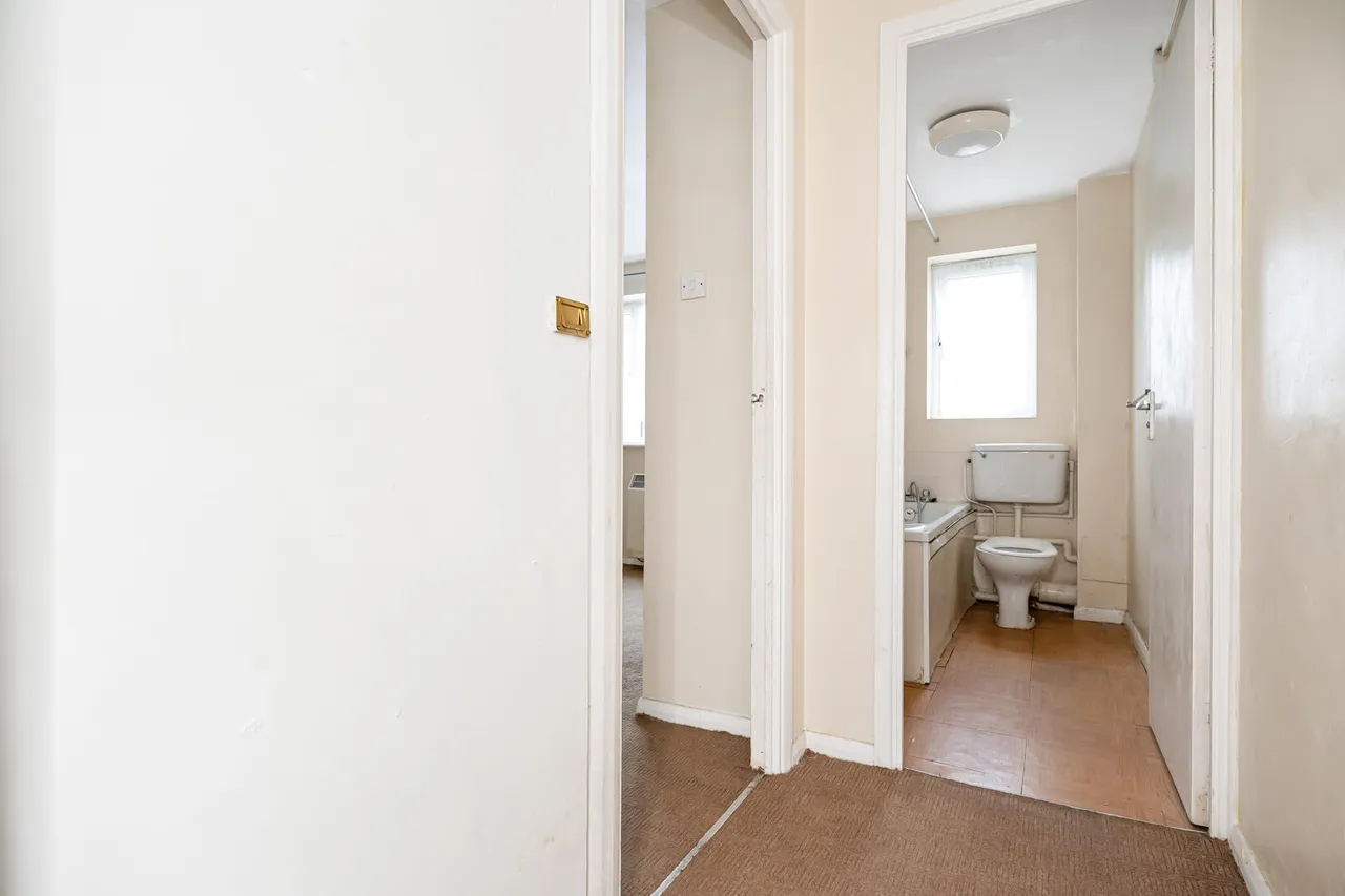 Waddington Close, Enfield, EN1, photo 8