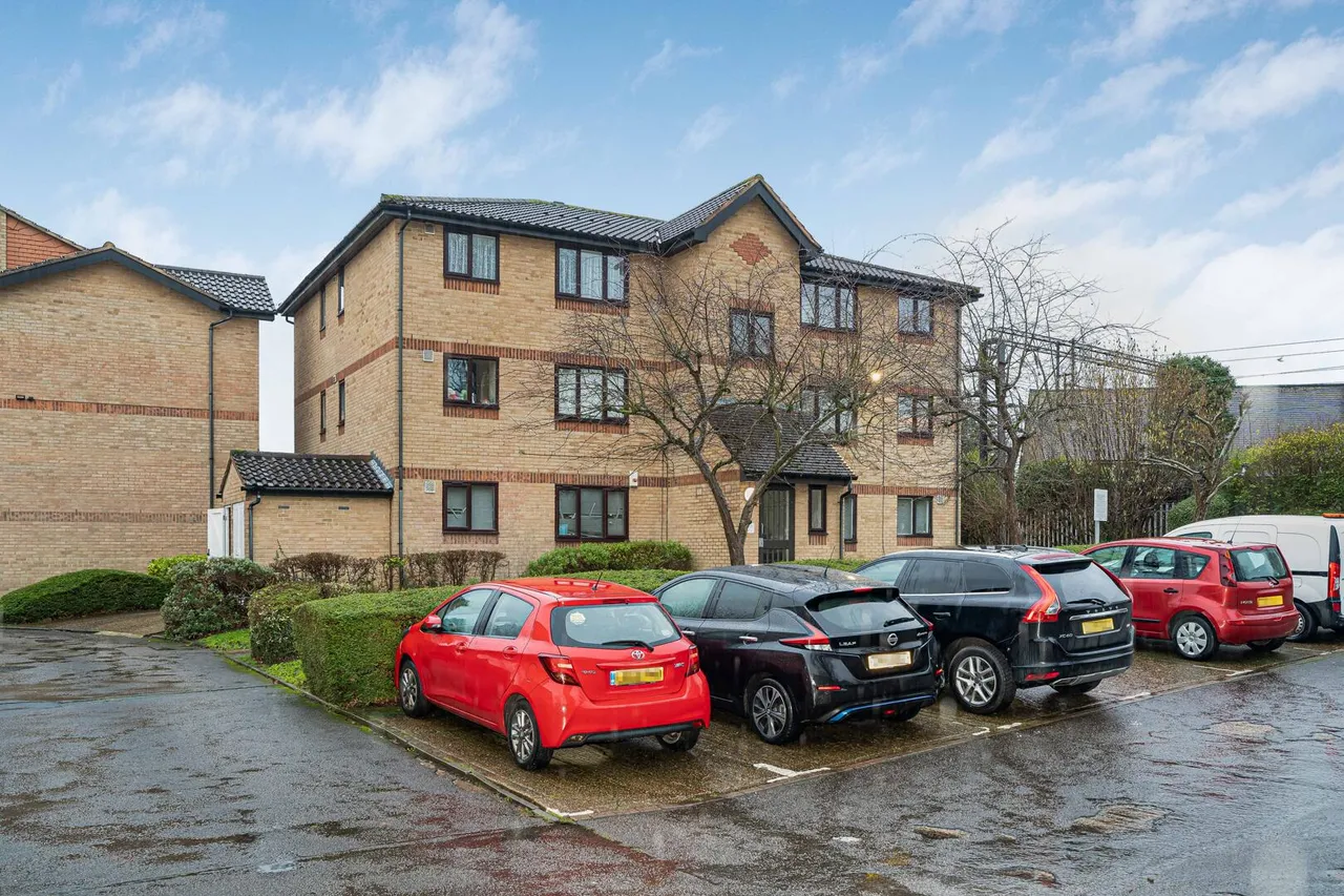 Waddington Close, Enfield, EN1, photo 15