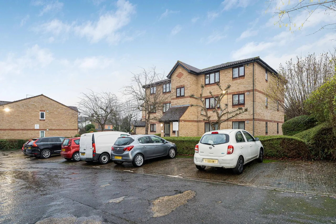 Waddington Close, Enfield, EN1, photo 14