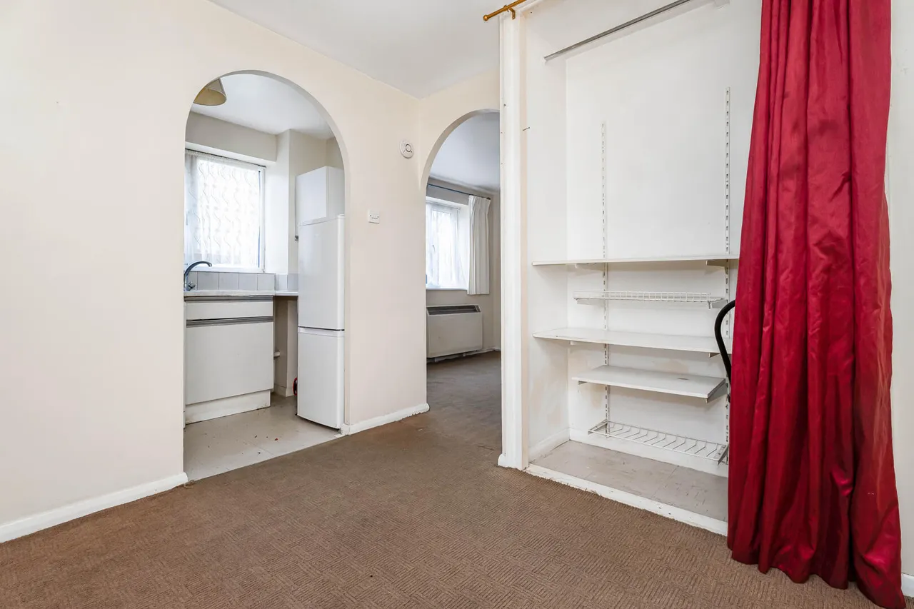 Waddington Close, Enfield, EN1, photo 17