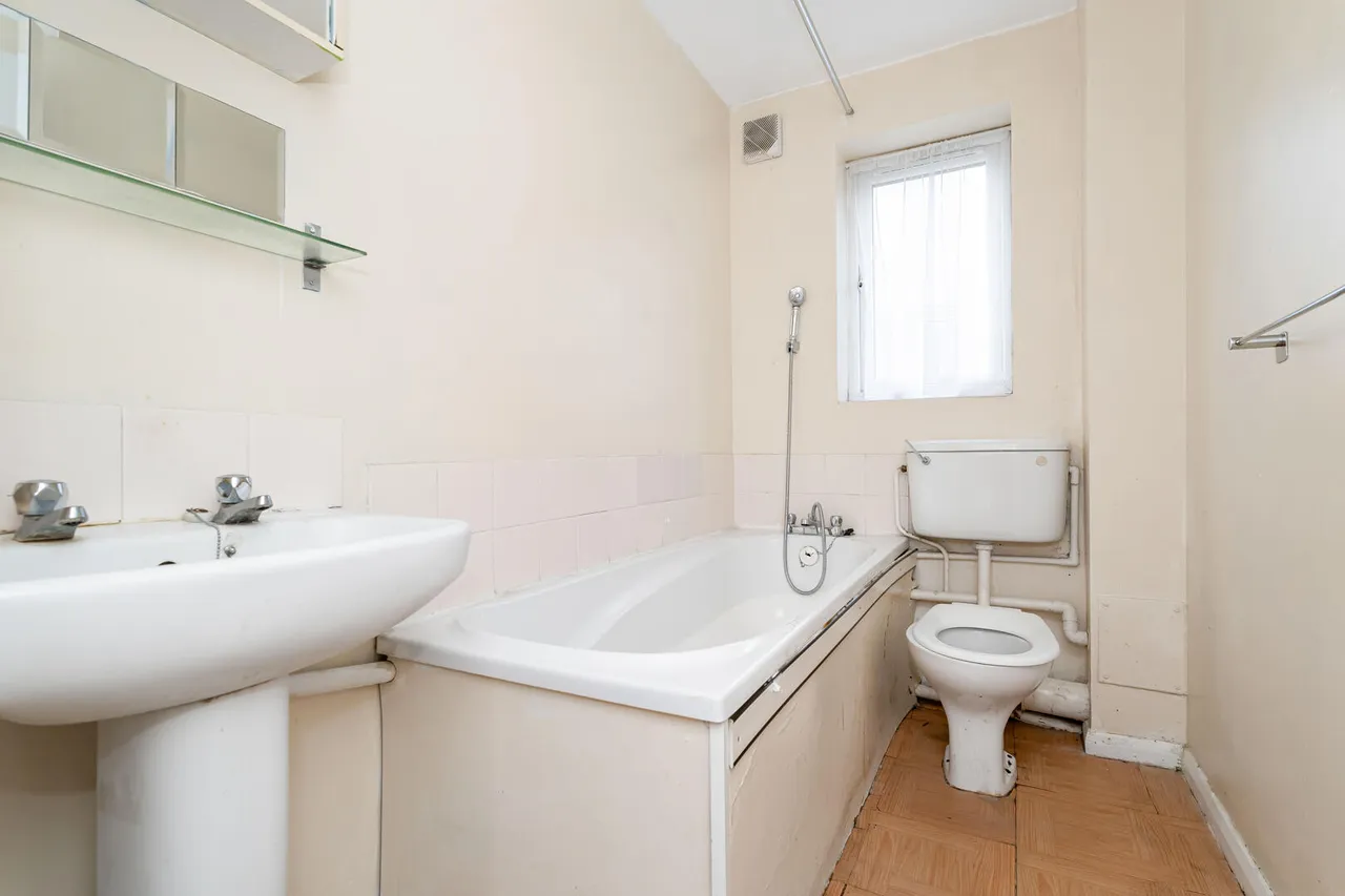 Waddington Close, Enfield, EN1, photo 5