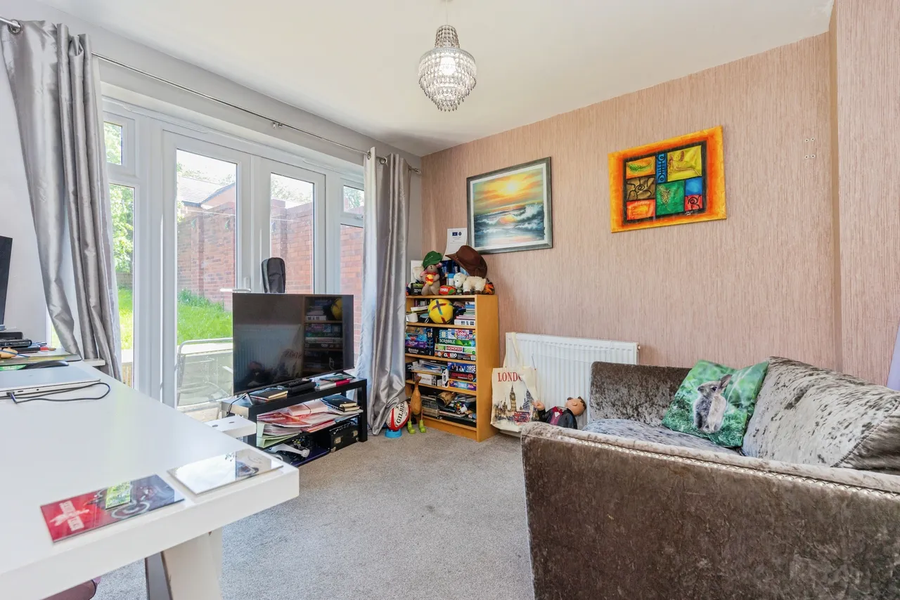 Hawthorn Drive, Glossop, SK13, photo 6