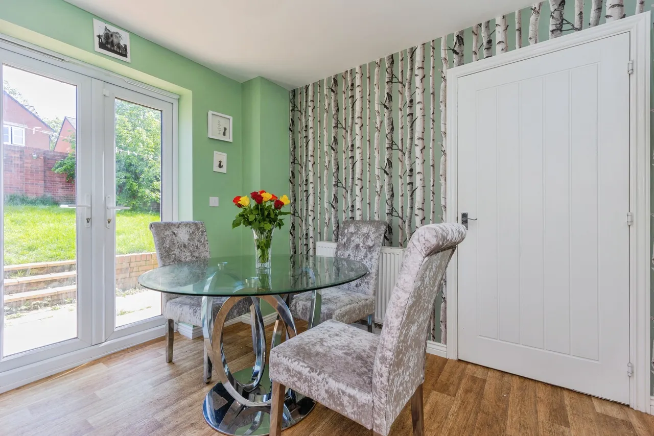Hawthorn Drive, Glossop, SK13, photo 4