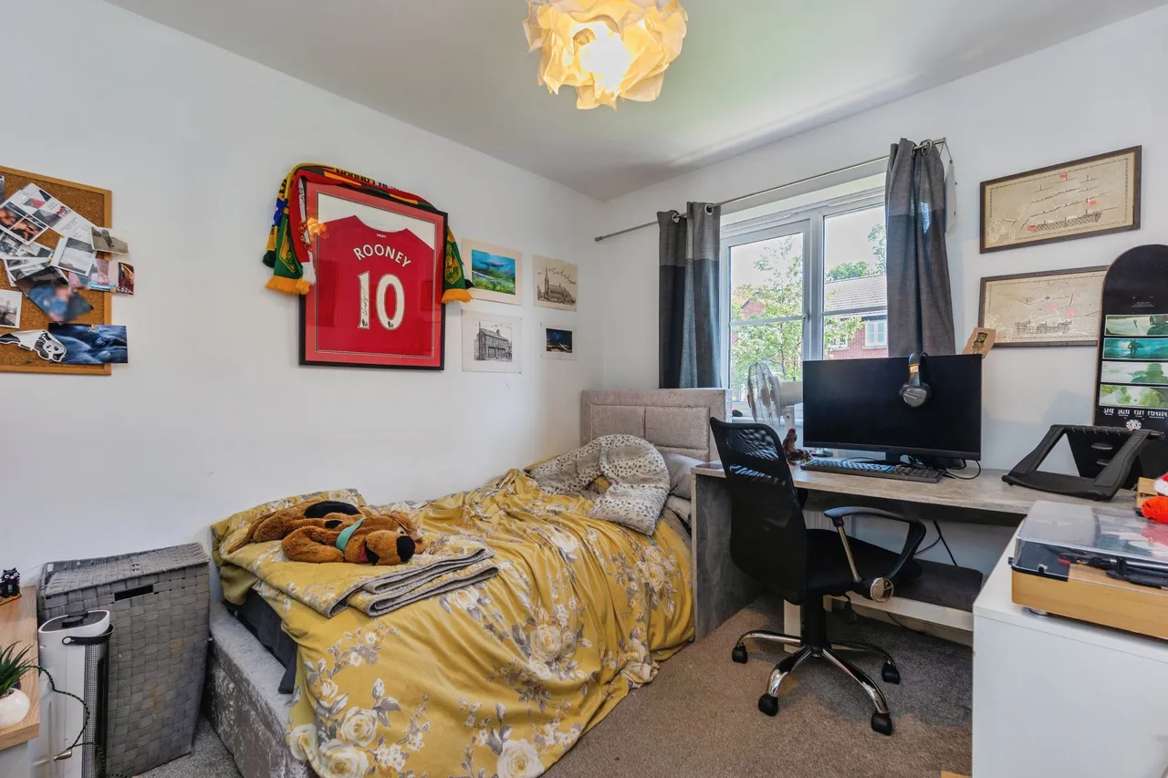 Hawthorn Drive, Glossop, SK13, photo 12