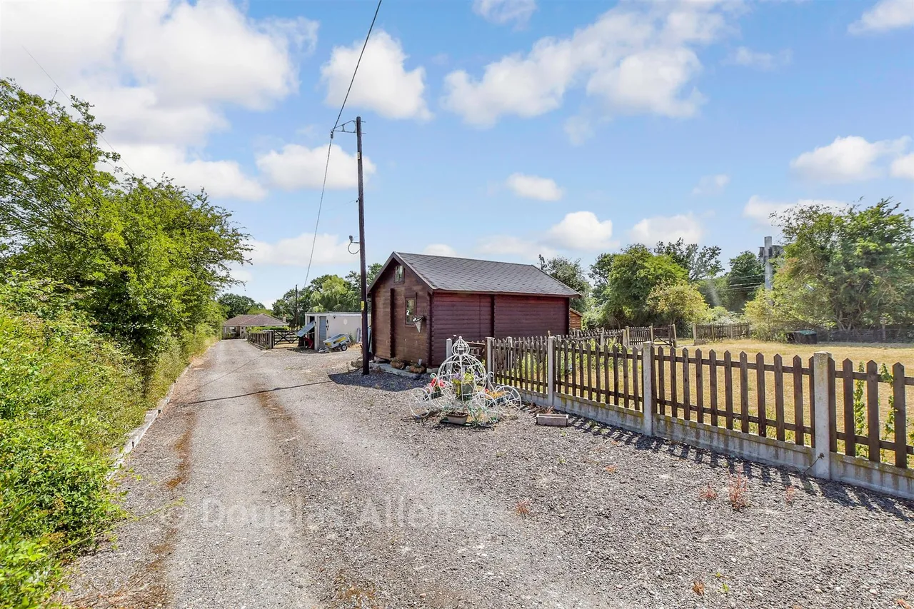 Castledon Road, Downham, CM11, photo 6