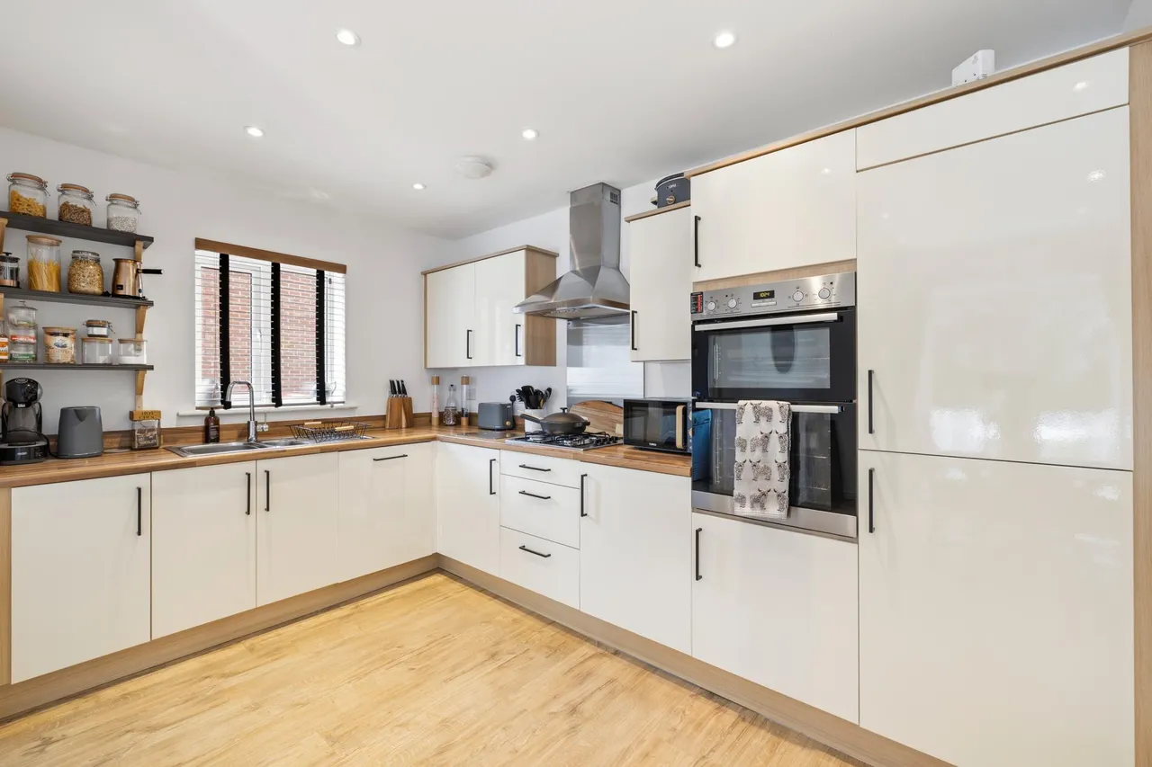 Beauchamp Walk, Gorseinon, SA4, photo 10
