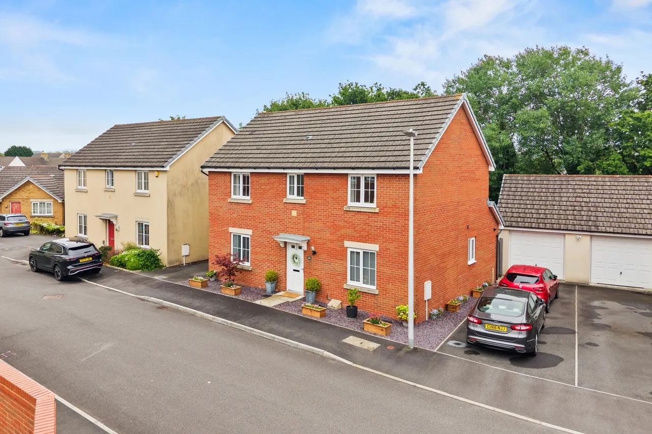 Beauchamp Walk, Gorseinon, SA4, photo 2