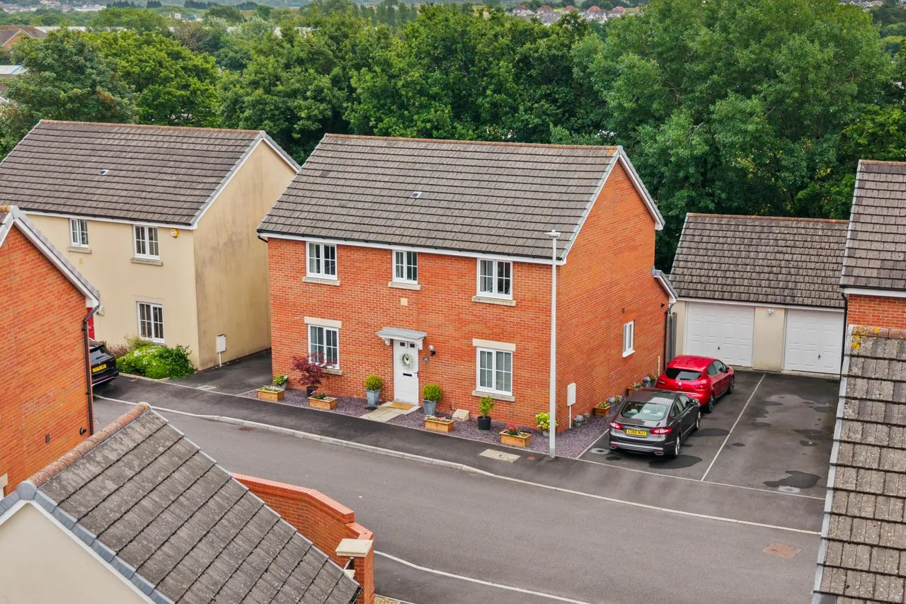 Beauchamp Walk, Gorseinon, SA4, photo 32