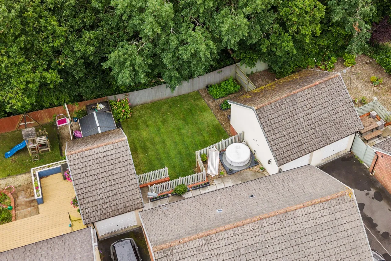 Beauchamp Walk, Gorseinon, SA4, photo 27
