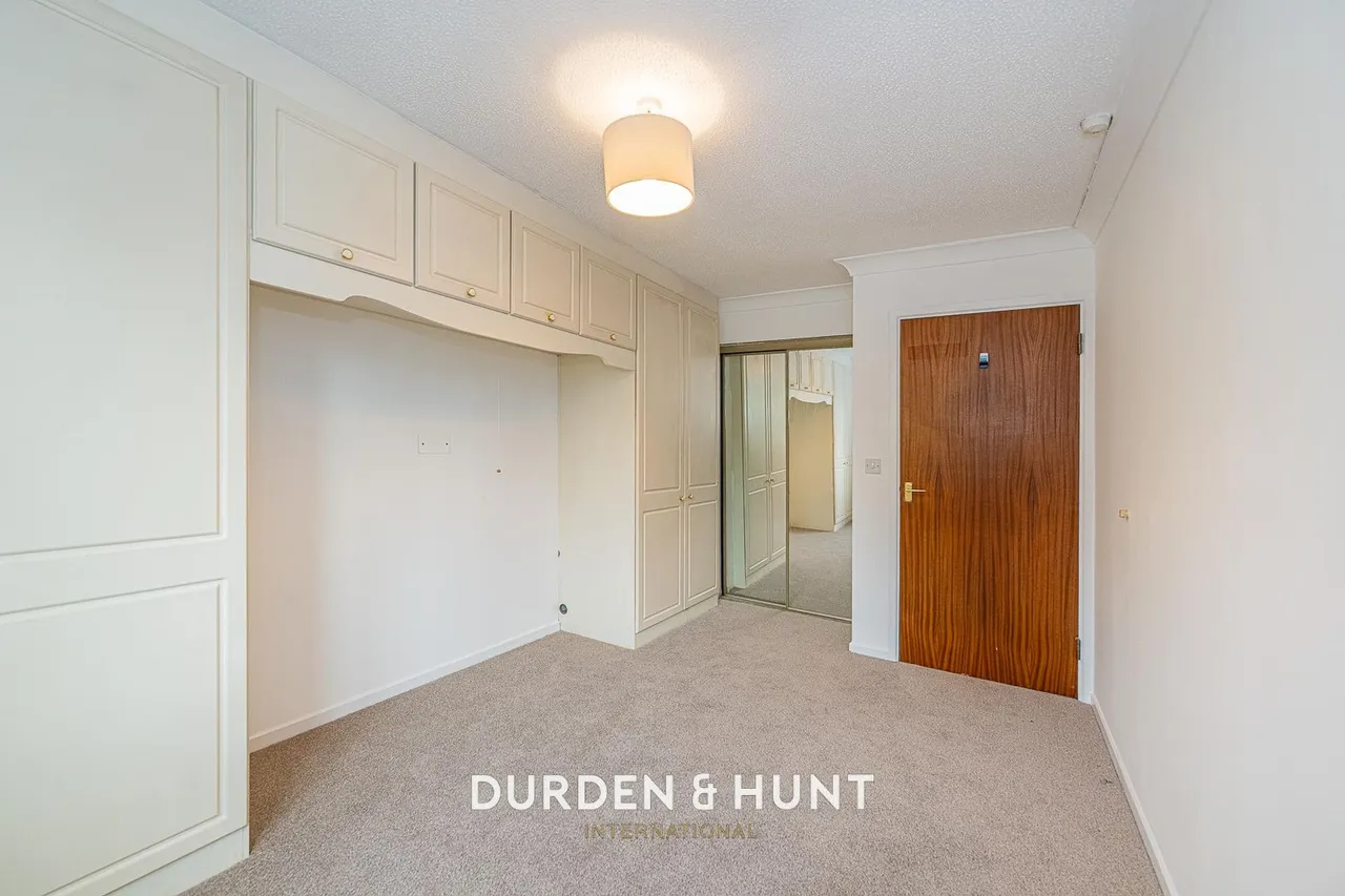 High Road, South Woodford, E18, photo 9