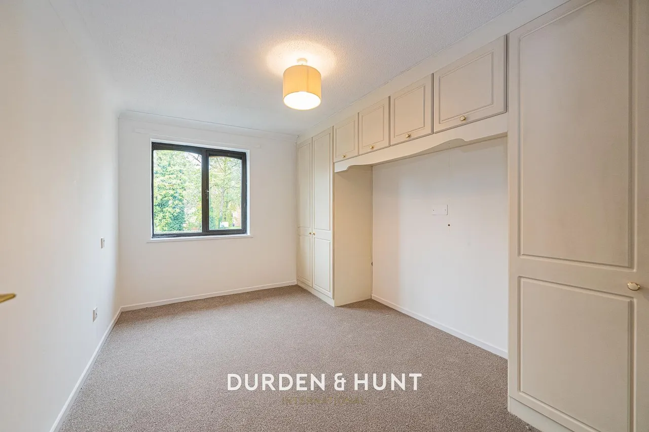 High Road, South Woodford, E18, photo 8