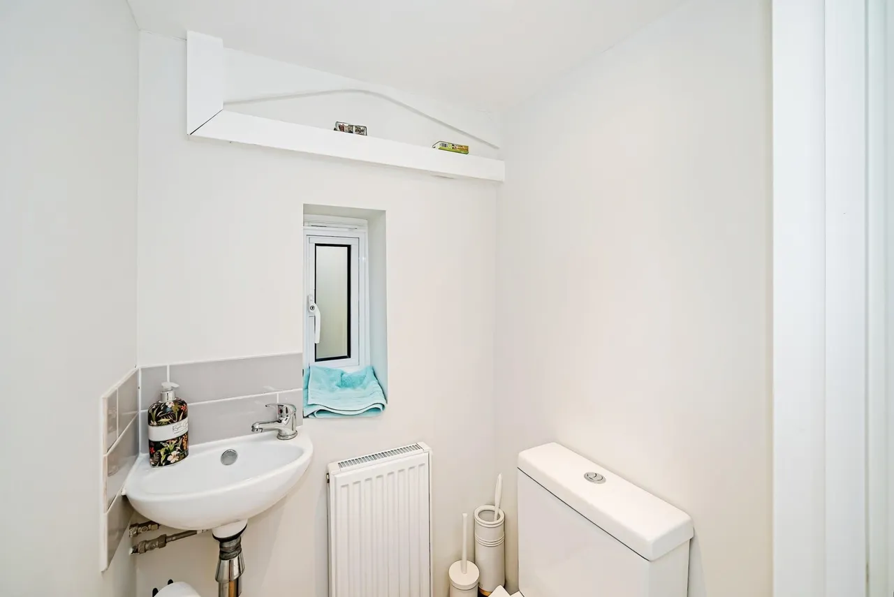 Ellsworth Road, High Wycombe, HP11, photo 13