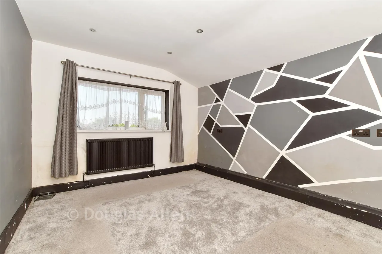 Shelley Avenue, London, E12, photo 9