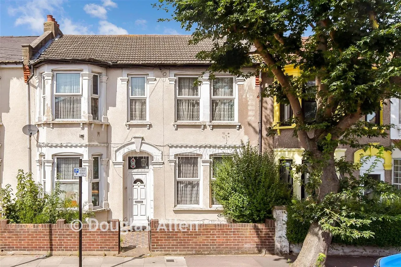 4 bed house for sale, Shelley Avenue, London, E12