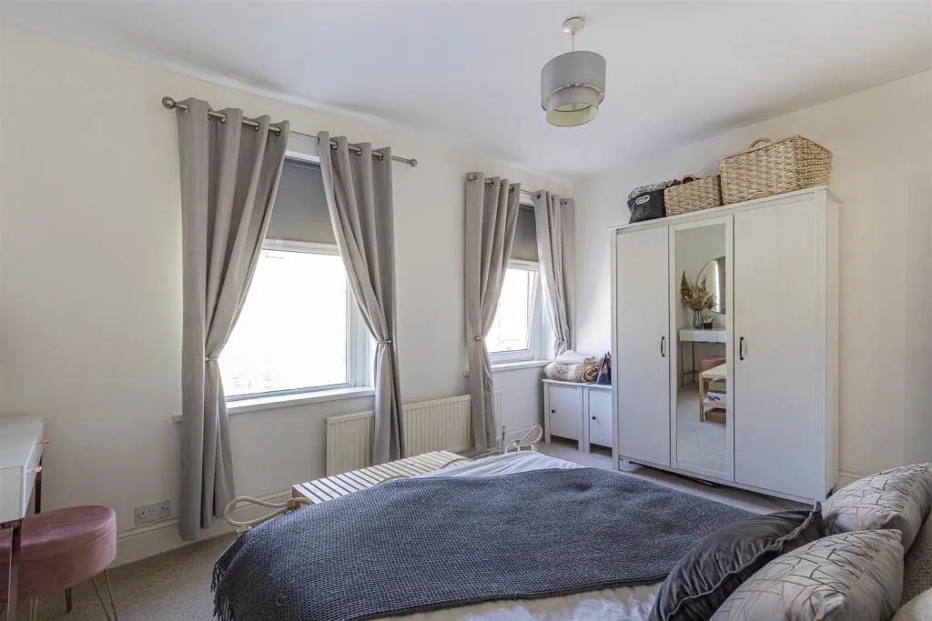 Monmouth Street, Cardiff, CF11, photo 6
