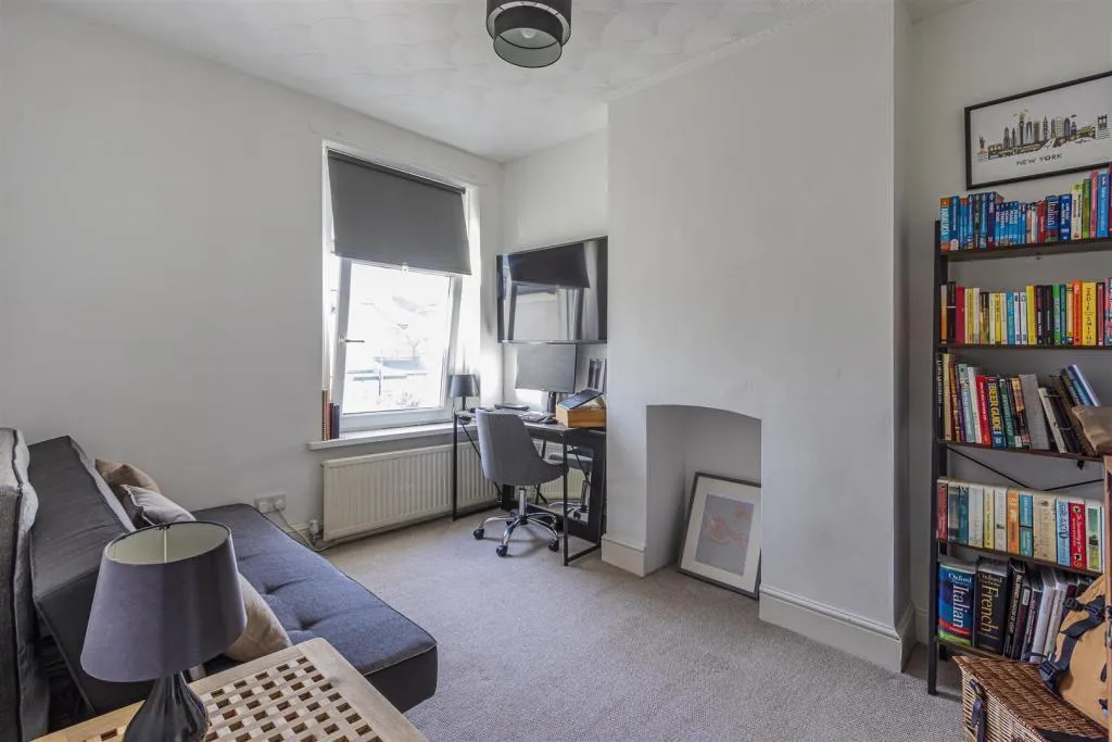 Monmouth Street, Cardiff, CF11, photo 4