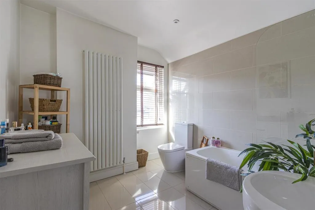 Monmouth Street, Cardiff, CF11, photo 11
