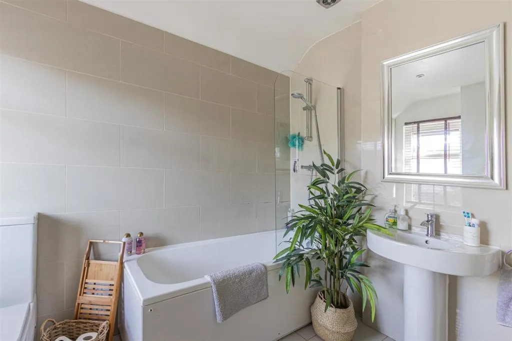 Monmouth Street, Cardiff, CF11, photo 7