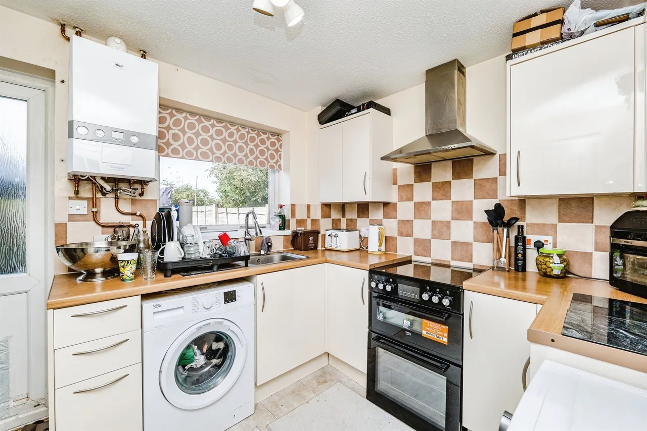 Orchid Close, St. Mellons, Cardiff, photo 4