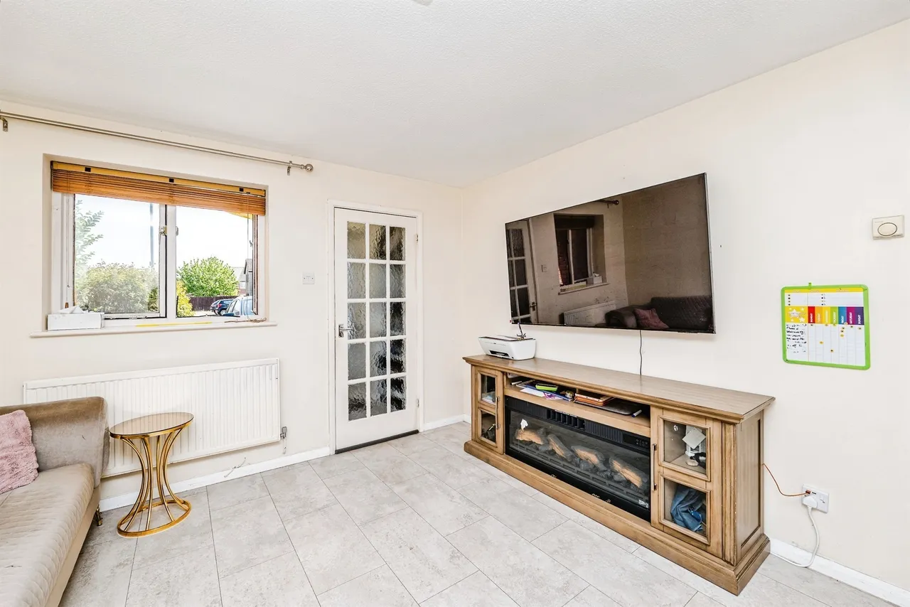 Orchid Close, St. Mellons, Cardiff, photo 9