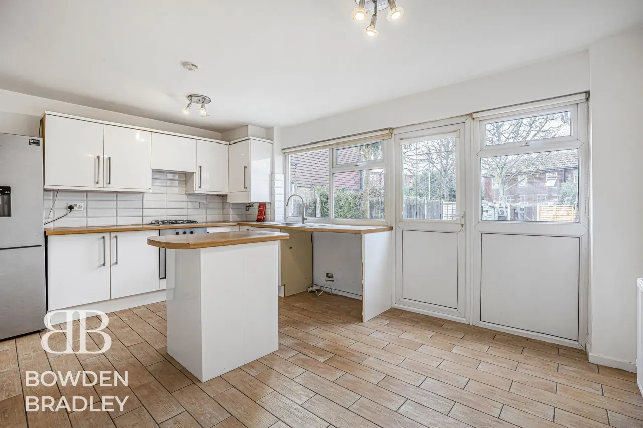 Ashurst Drive, Barkingside, IG6, photo 9