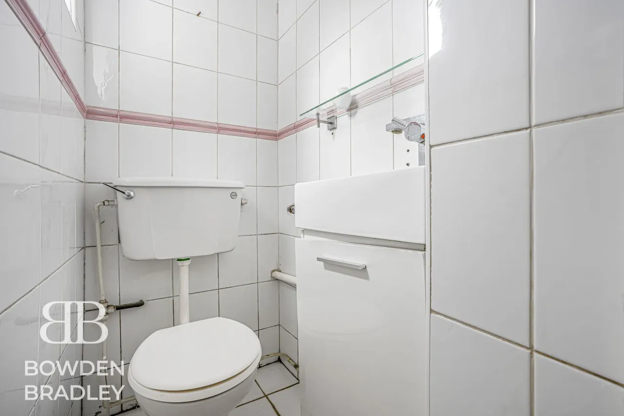 Ashurst Drive, Barkingside, IG6, photo 12