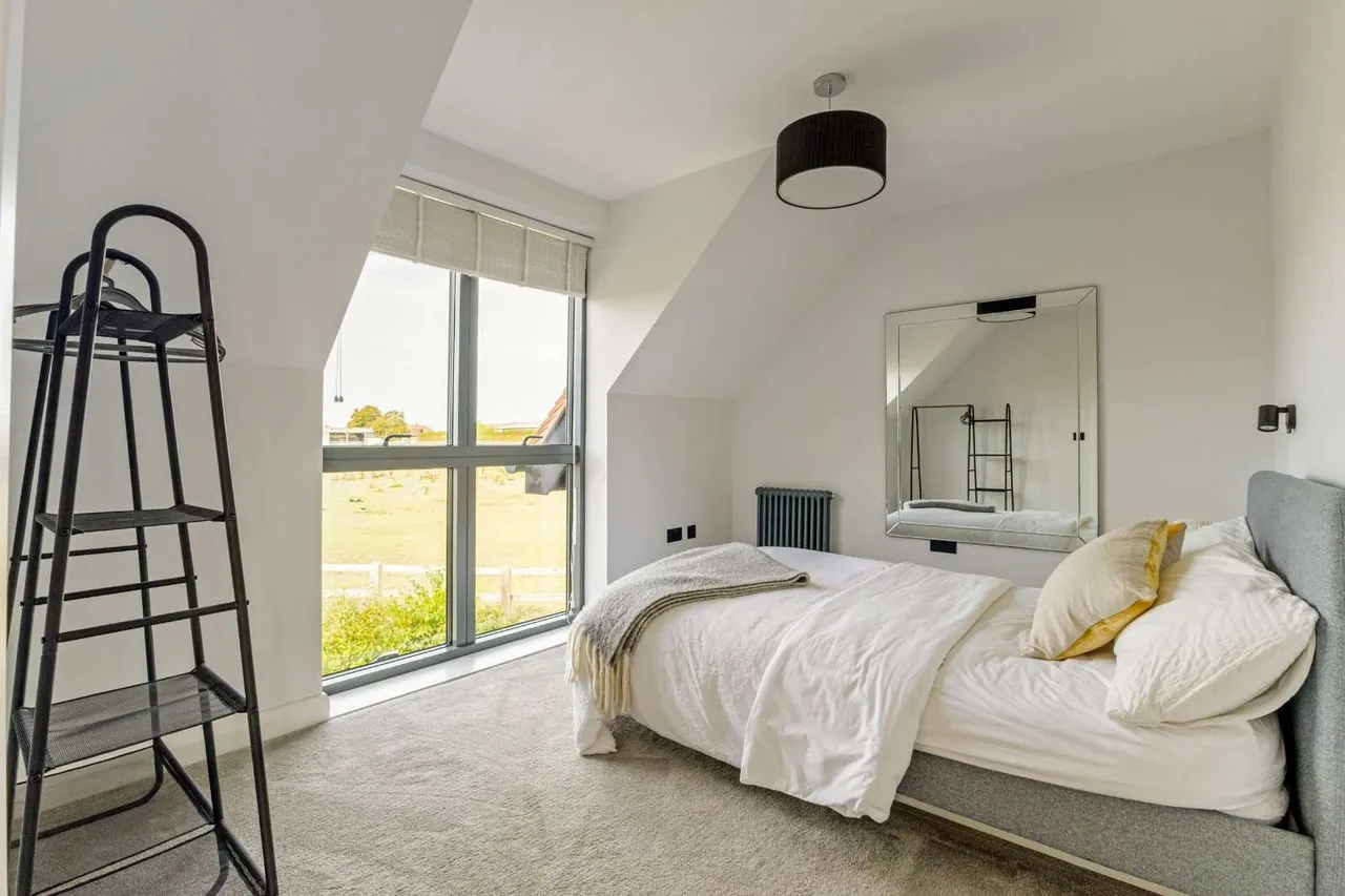 Sway Road, Lymington, Hampshire, SO41 8QU, photo 10