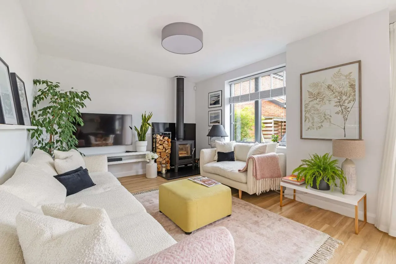 Sway Road, Lymington, Hampshire, SO41 8QU, photo 5