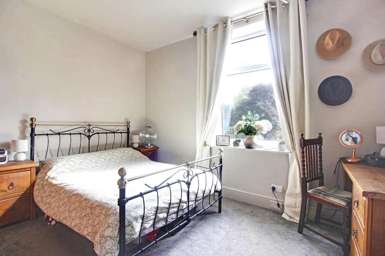 Calder Terrace, Mytholmroyd, HX7, photo 8