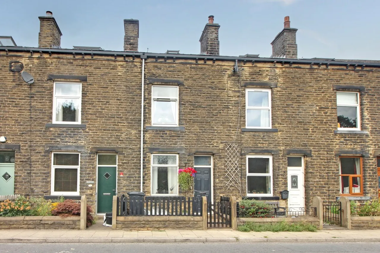 Calder Terrace, Mytholmroyd, HX7, photo 2