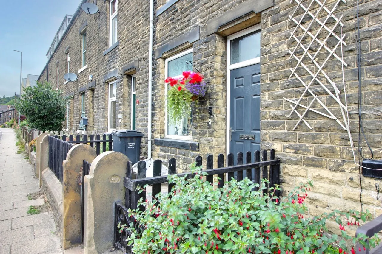 3 bed house for sale, Calder Terrace, Mytholmroyd, HX7