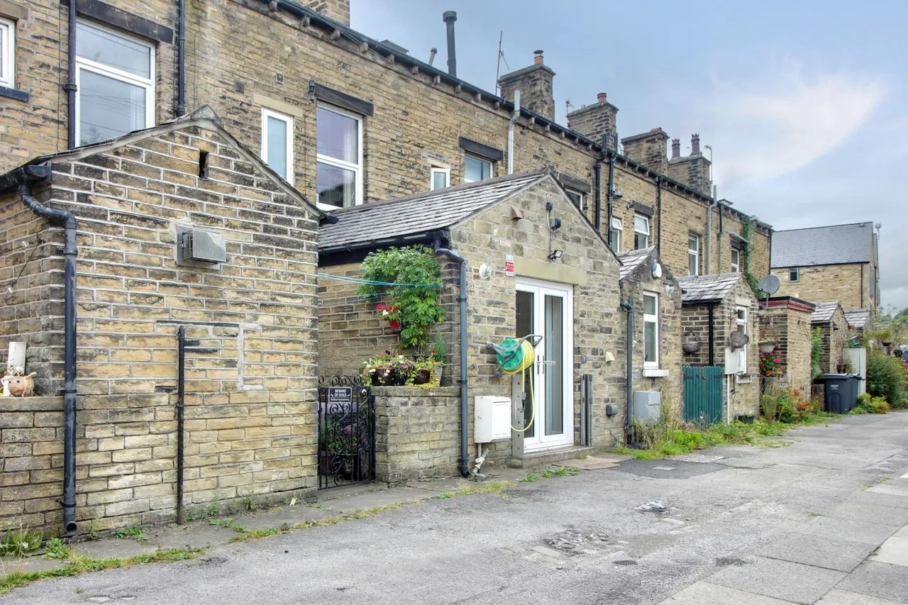 Calder Terrace, Mytholmroyd, HX7, photo 18