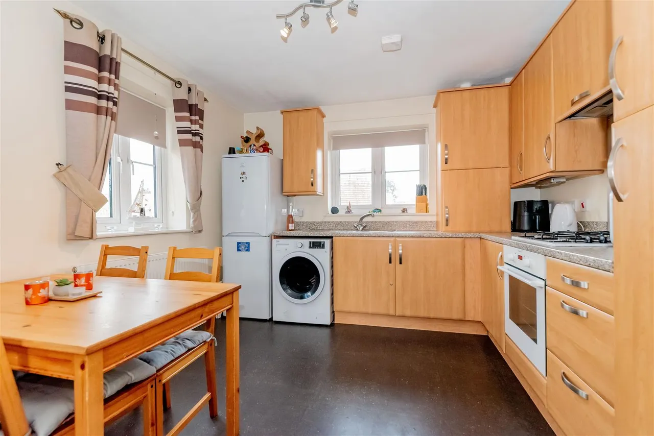 Waterers Way, Bagshot, photo 7