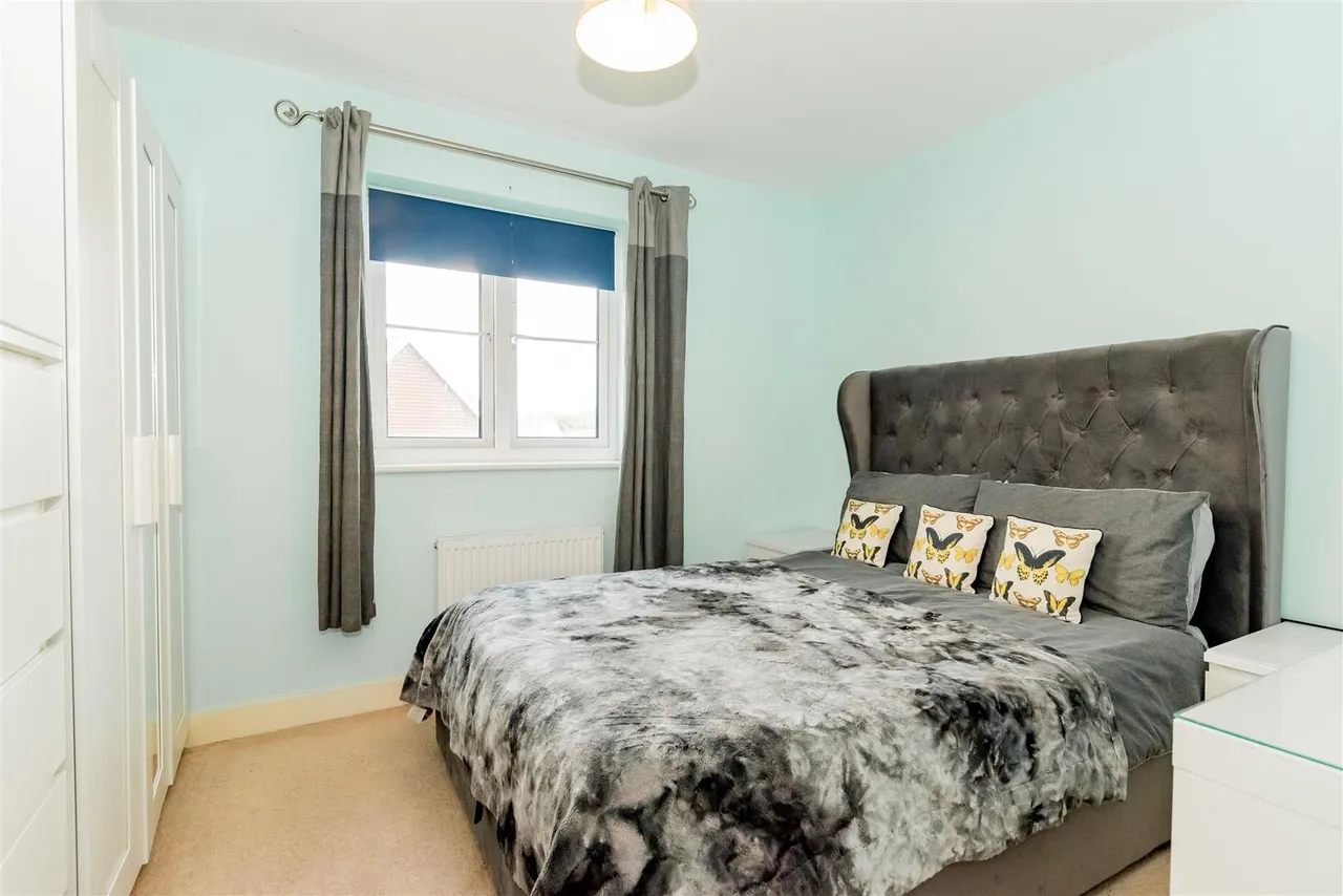 Waterers Way, Bagshot, photo 10