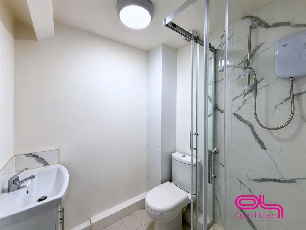 St. Georges Road, Bolton, BL1, photo 6
