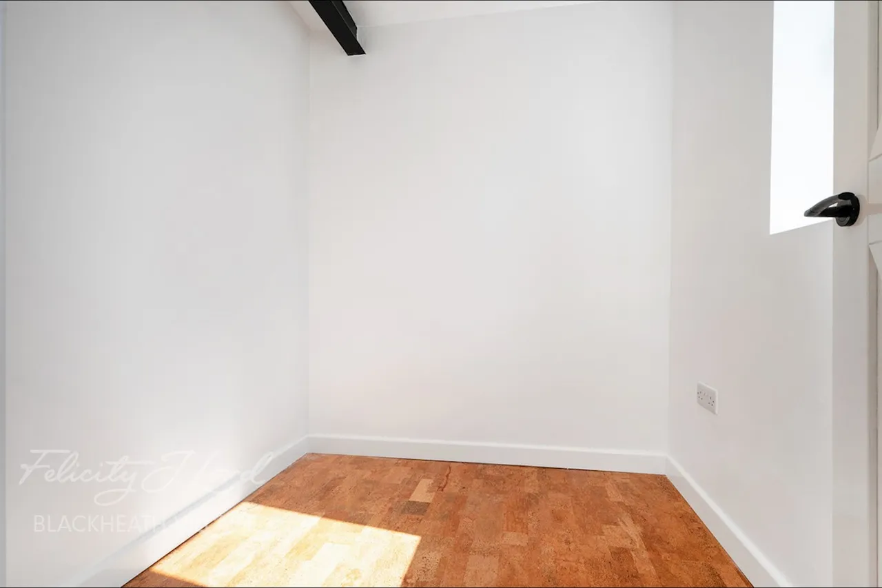 Lee High Road, London, SE12, photo 17