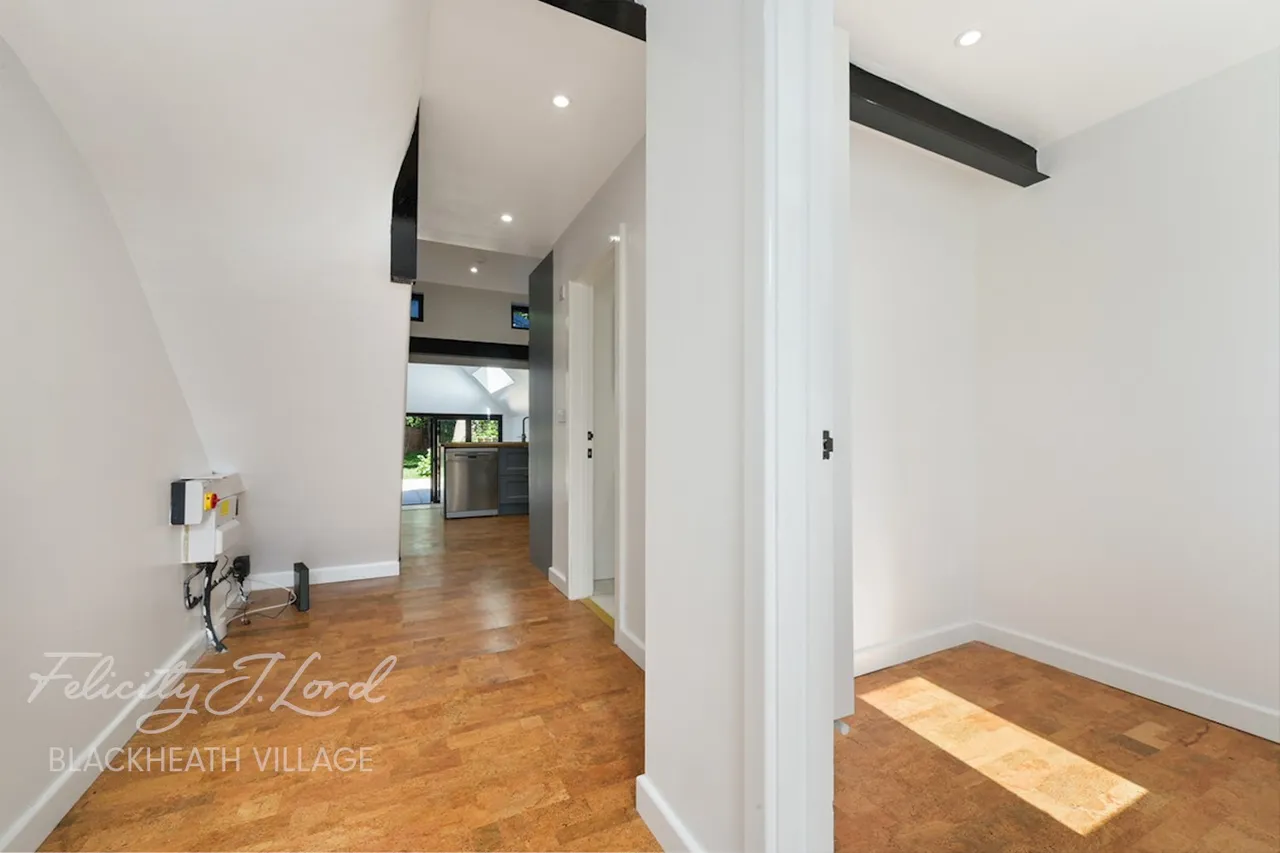 Lee High Road, London, SE12, photo 19