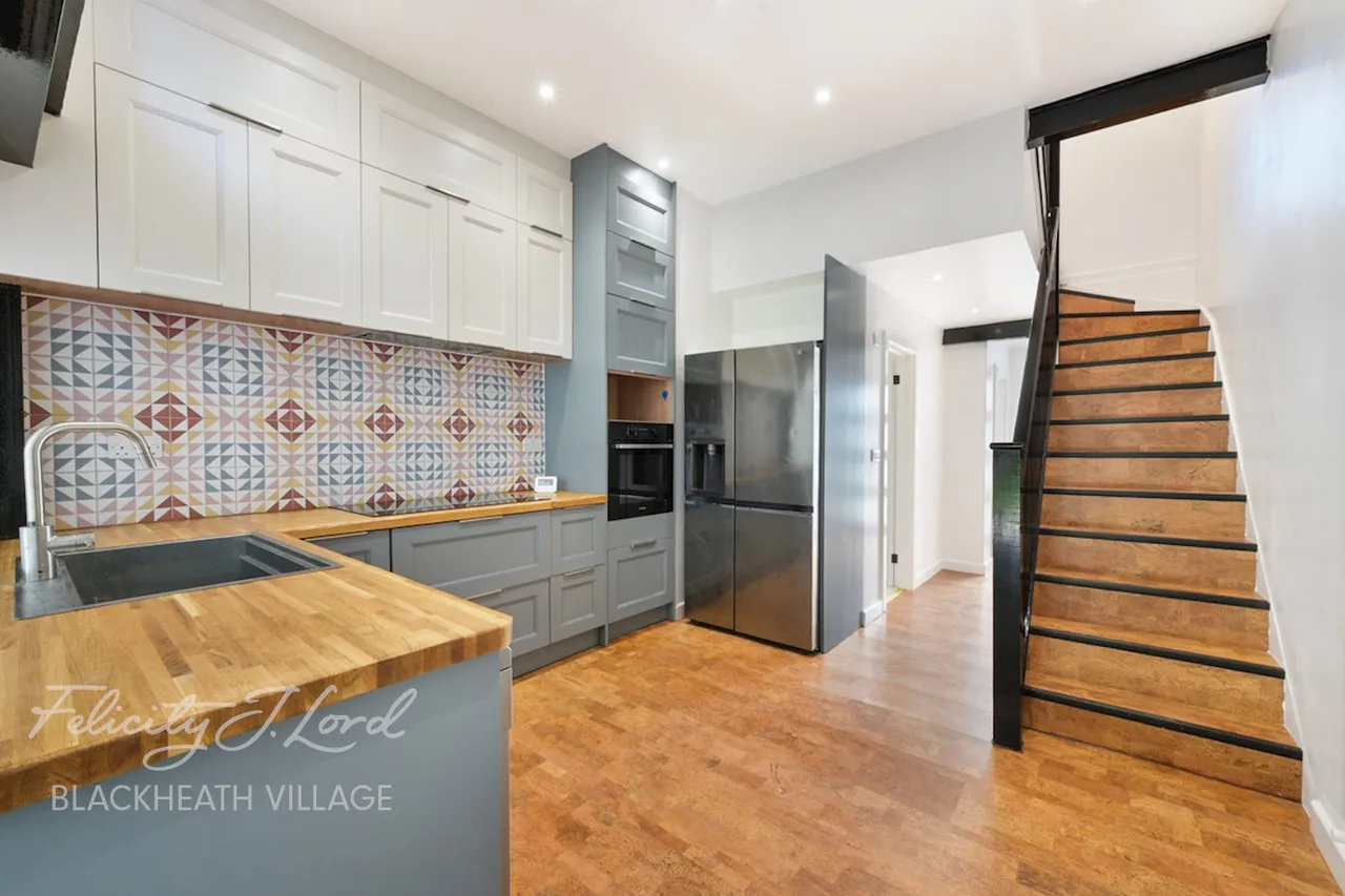 Lee High Road, London, SE12, photo 3