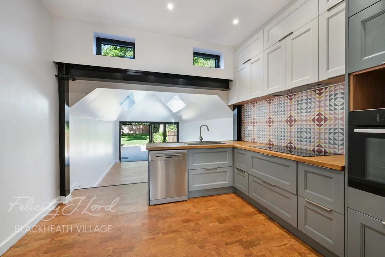 Lee High Road, London, SE12, photo 6