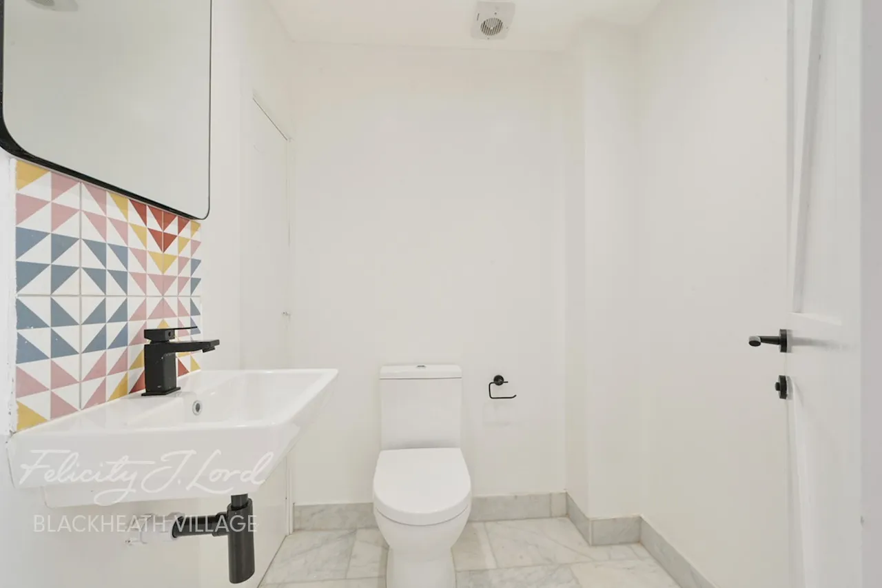 Lee High Road, London, SE12, photo 15