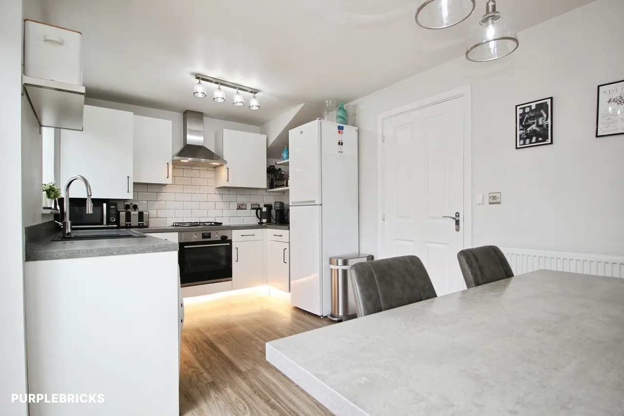 Limestone Road, Wakefield, WF1, photo 3