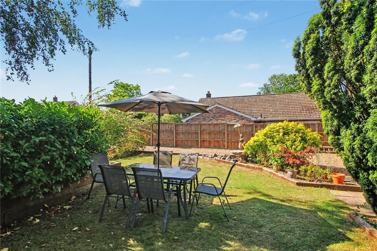 Harvey Close, Tasburgh, NR15, photo 2